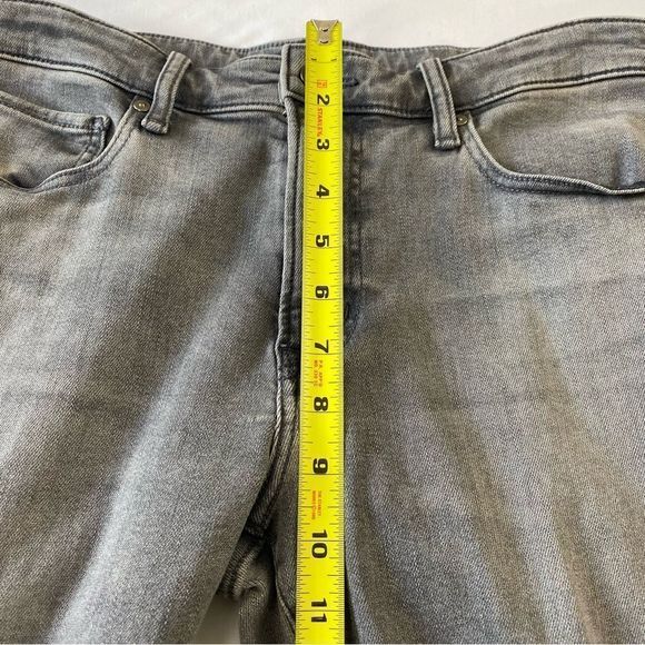 Uniqlo grey wash slim jeans - Picture 12 of 13